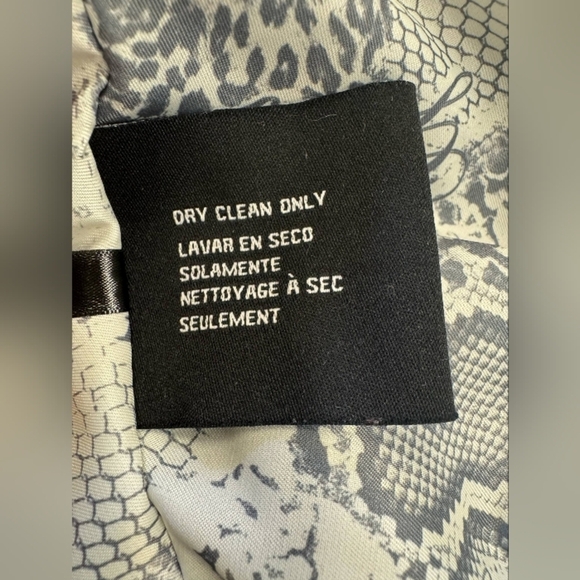 Guess Cape Coat Wool Blend Grey Poncho Grey Snakeprint Size Small EUC - Picture 11 of 12